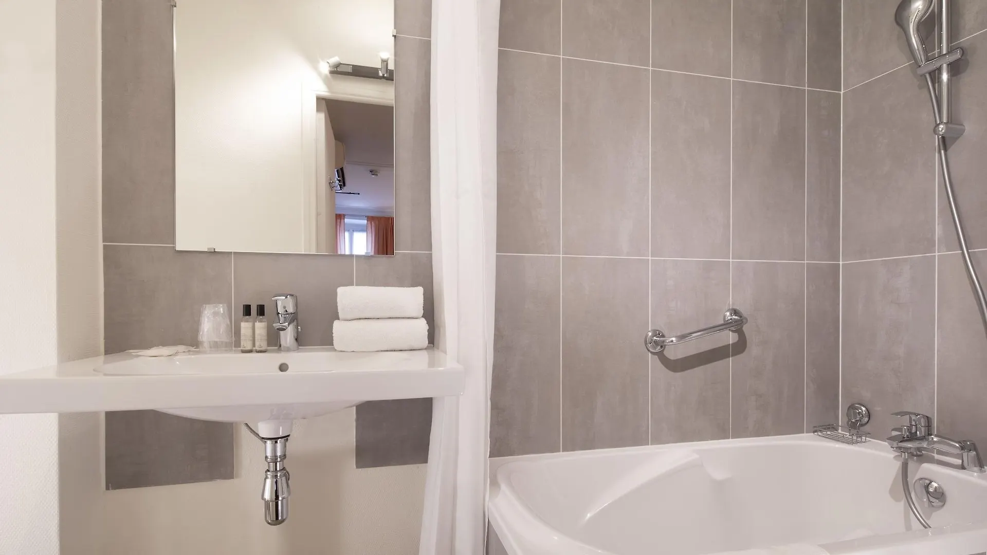 Hôtel Londres Saint Honoré Paris 3*,