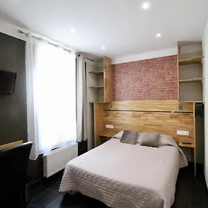 Hotel Des Pyrénées, Paris